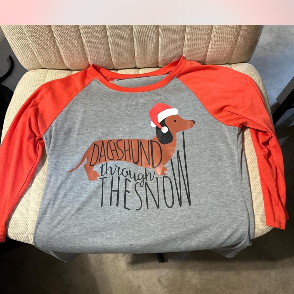Source Unknown Gray and Red Long Sleeve Tee Festive Design